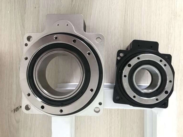 艾伺顿尔中空旋转平台减速机